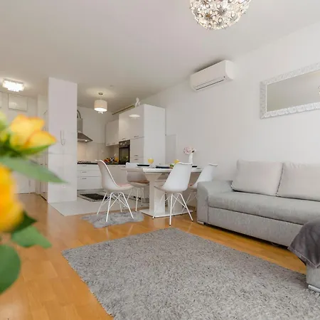 Apartment L And I Šibenik